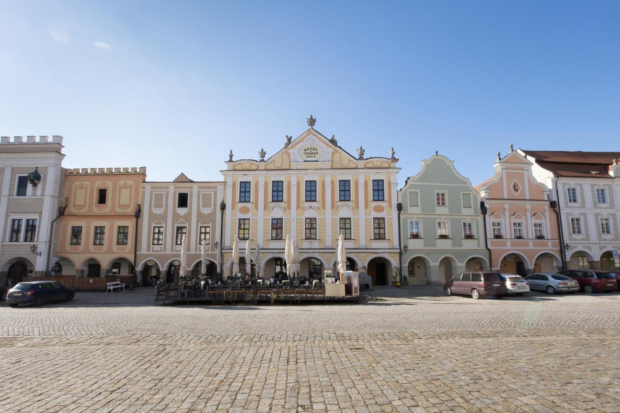 Hotel U Cerneho Orla Telč Екстериор снимка