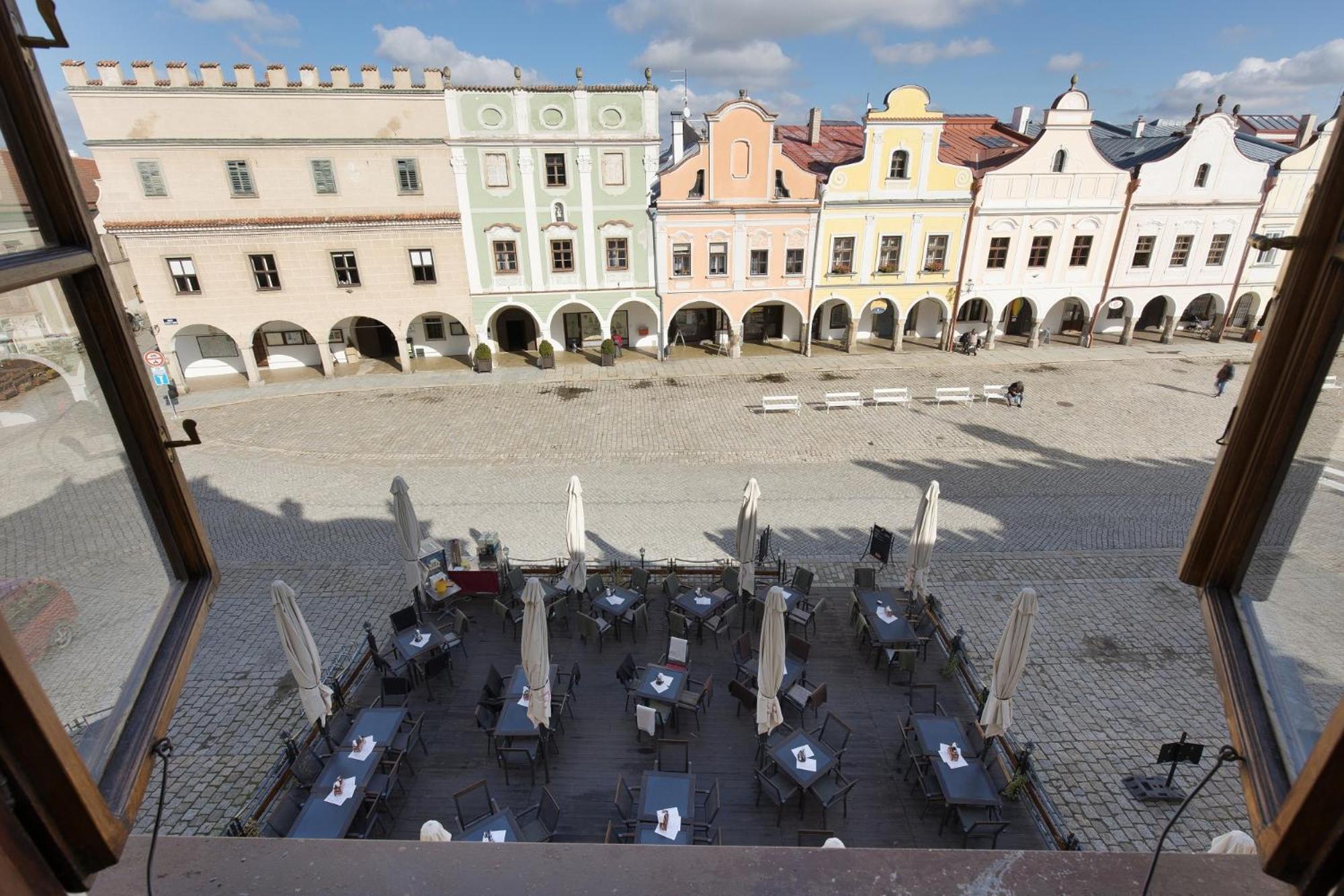 Hotel U Cerneho Orla Telč Екстериор снимка