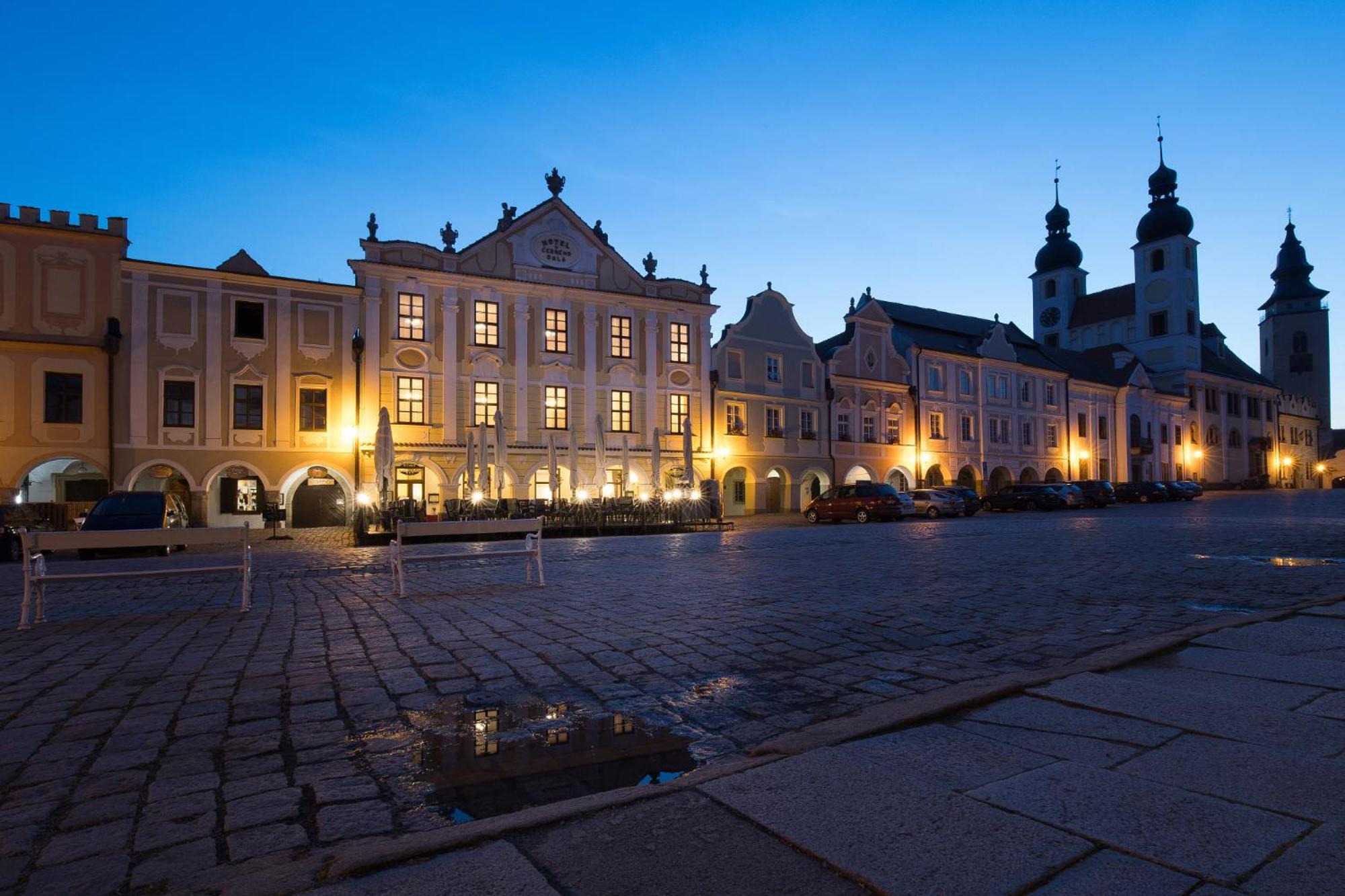 Hotel U Cerneho Orla Telč Екстериор снимка