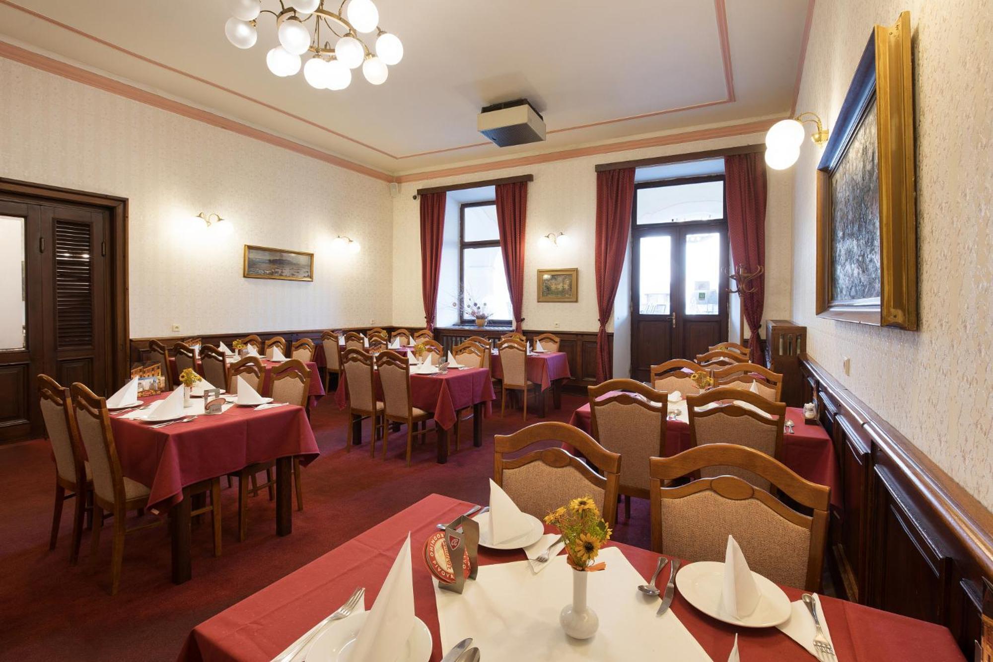 Hotel U Cerneho Orla Telč Екстериор снимка