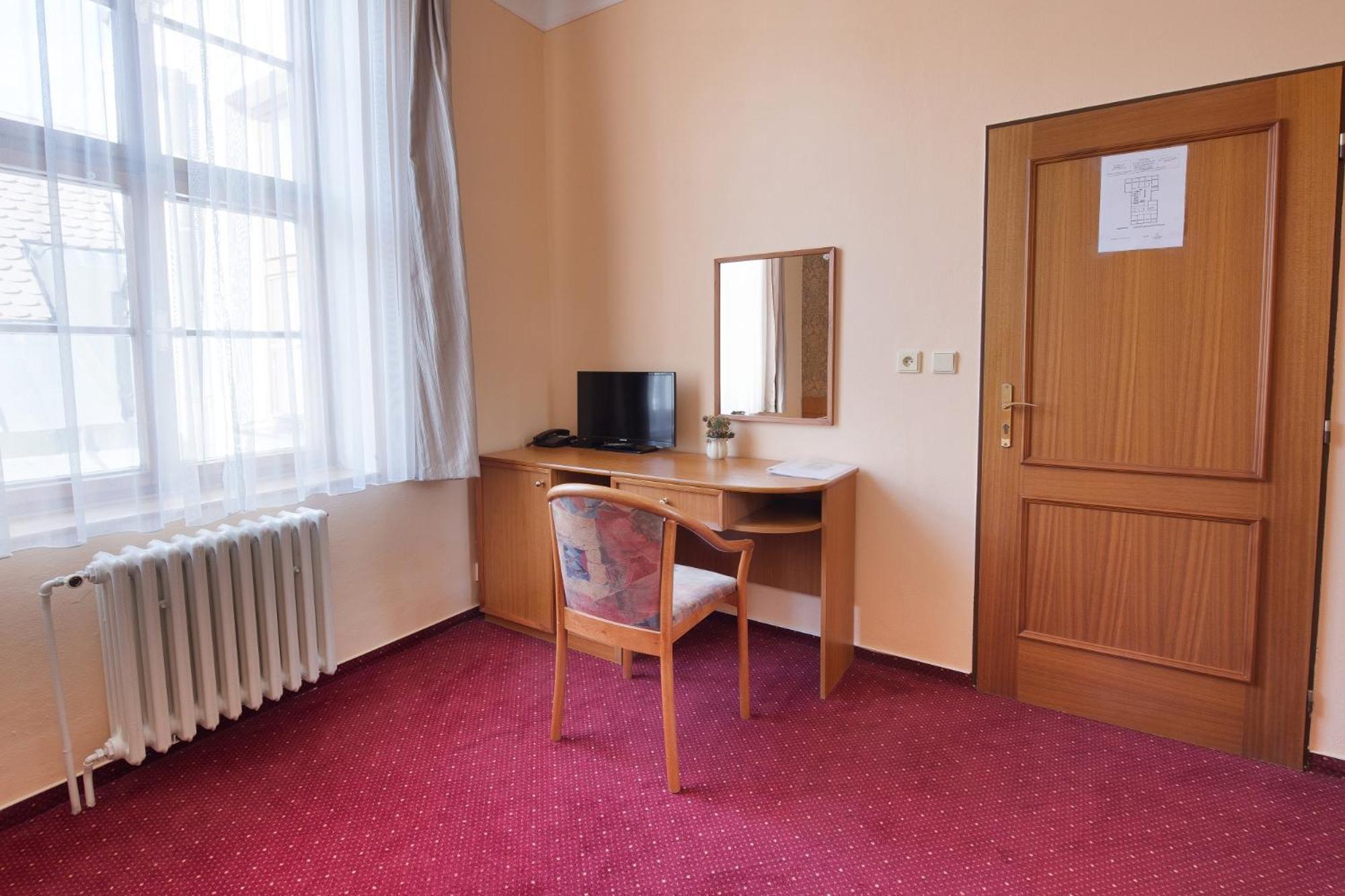 Hotel U Cerneho Orla Telč Екстериор снимка