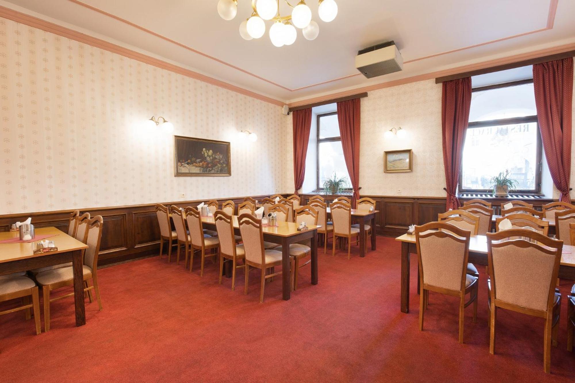 Hotel U Cerneho Orla Telč Екстериор снимка