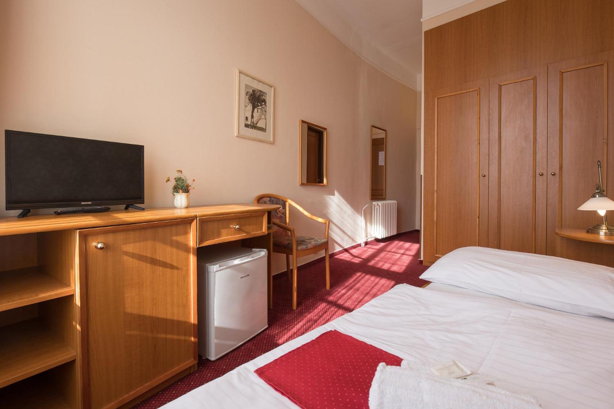 Hotel U Cerneho Orla Telč Екстериор снимка