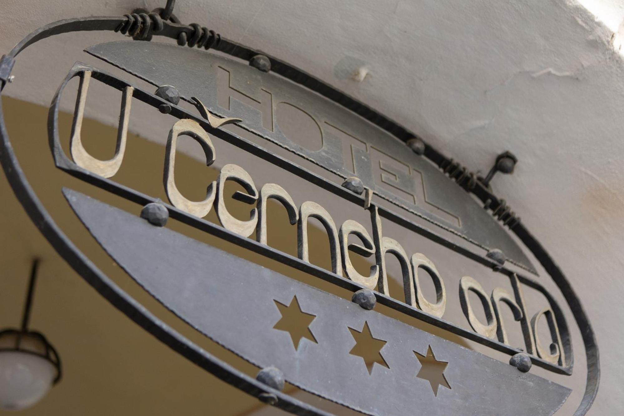 Hotel U Cerneho Orla Telč Екстериор снимка