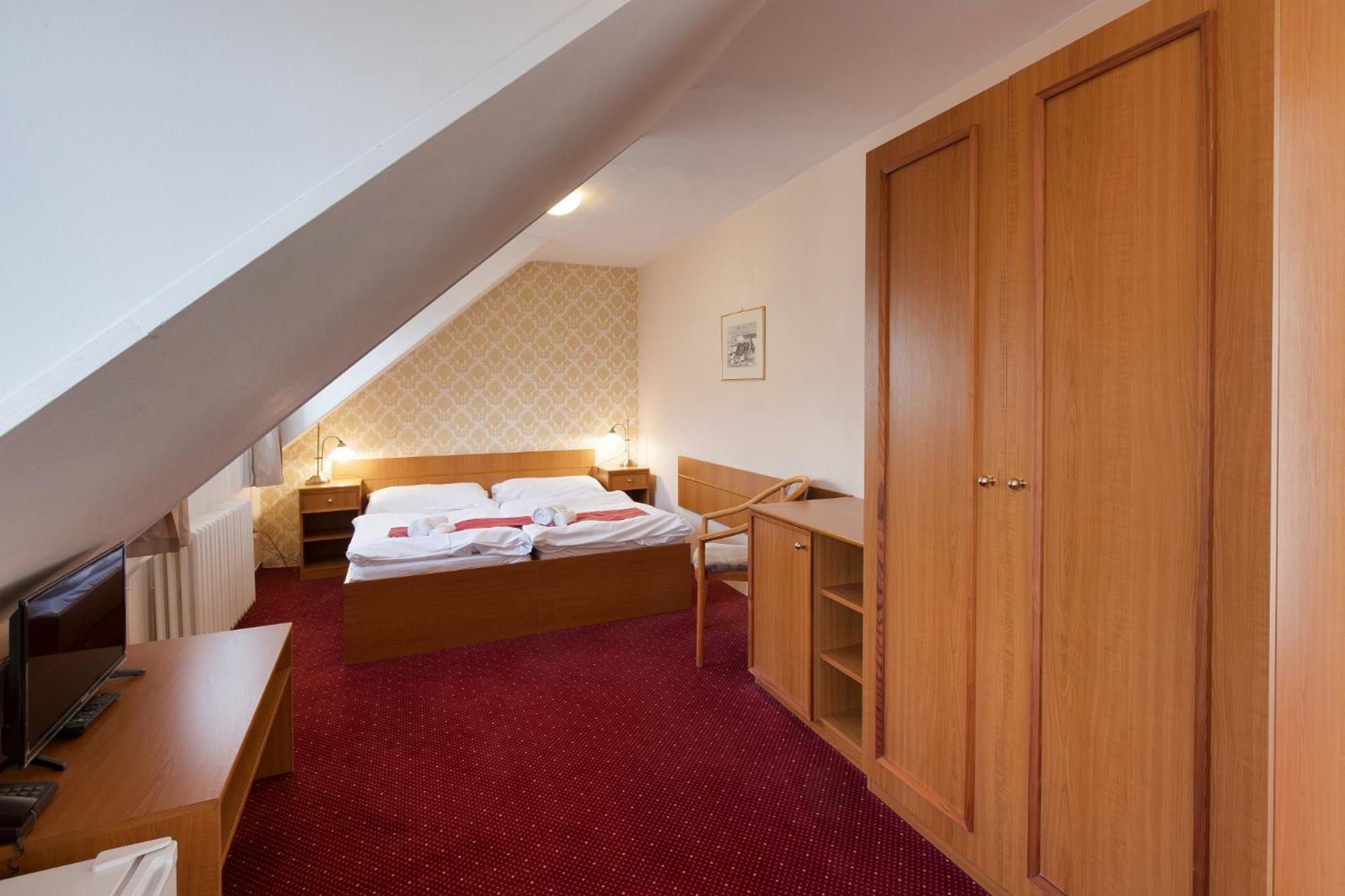Hotel U Cerneho Orla Telč Екстериор снимка