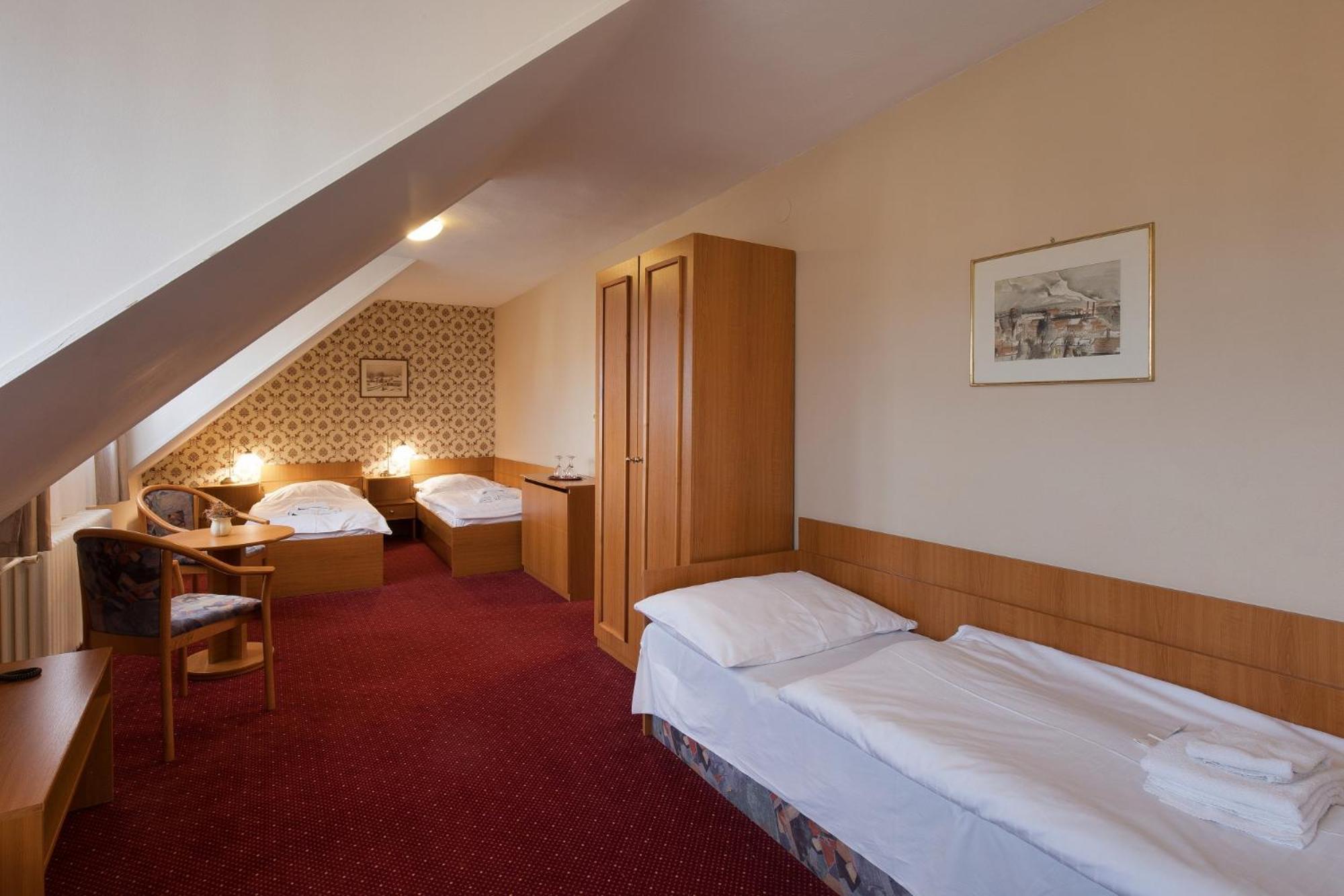 Hotel U Cerneho Orla Telč Екстериор снимка