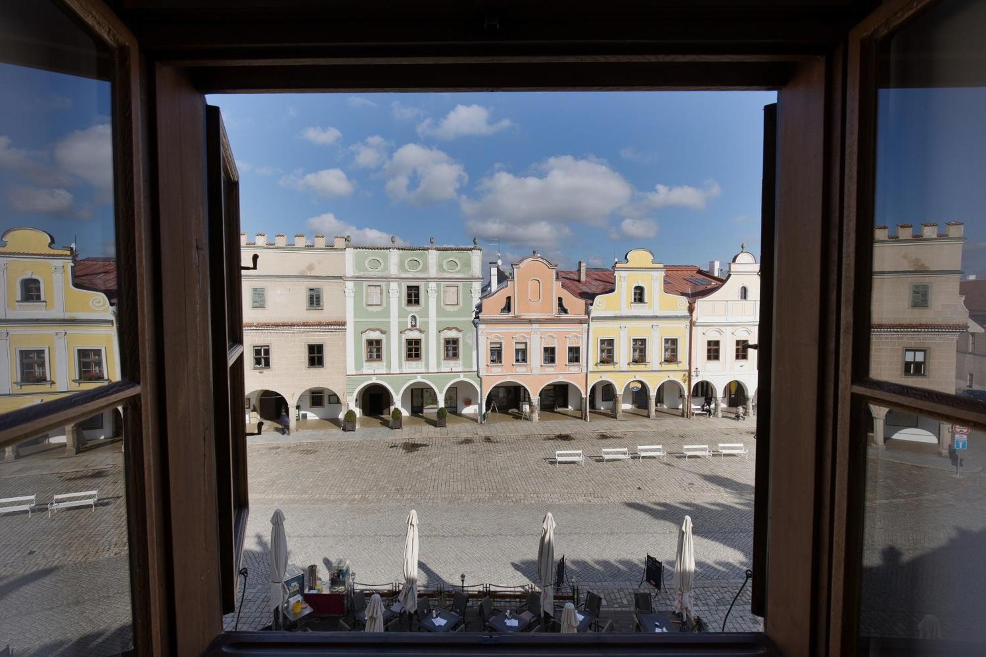 Hotel U Cerneho Orla Telč Екстериор снимка