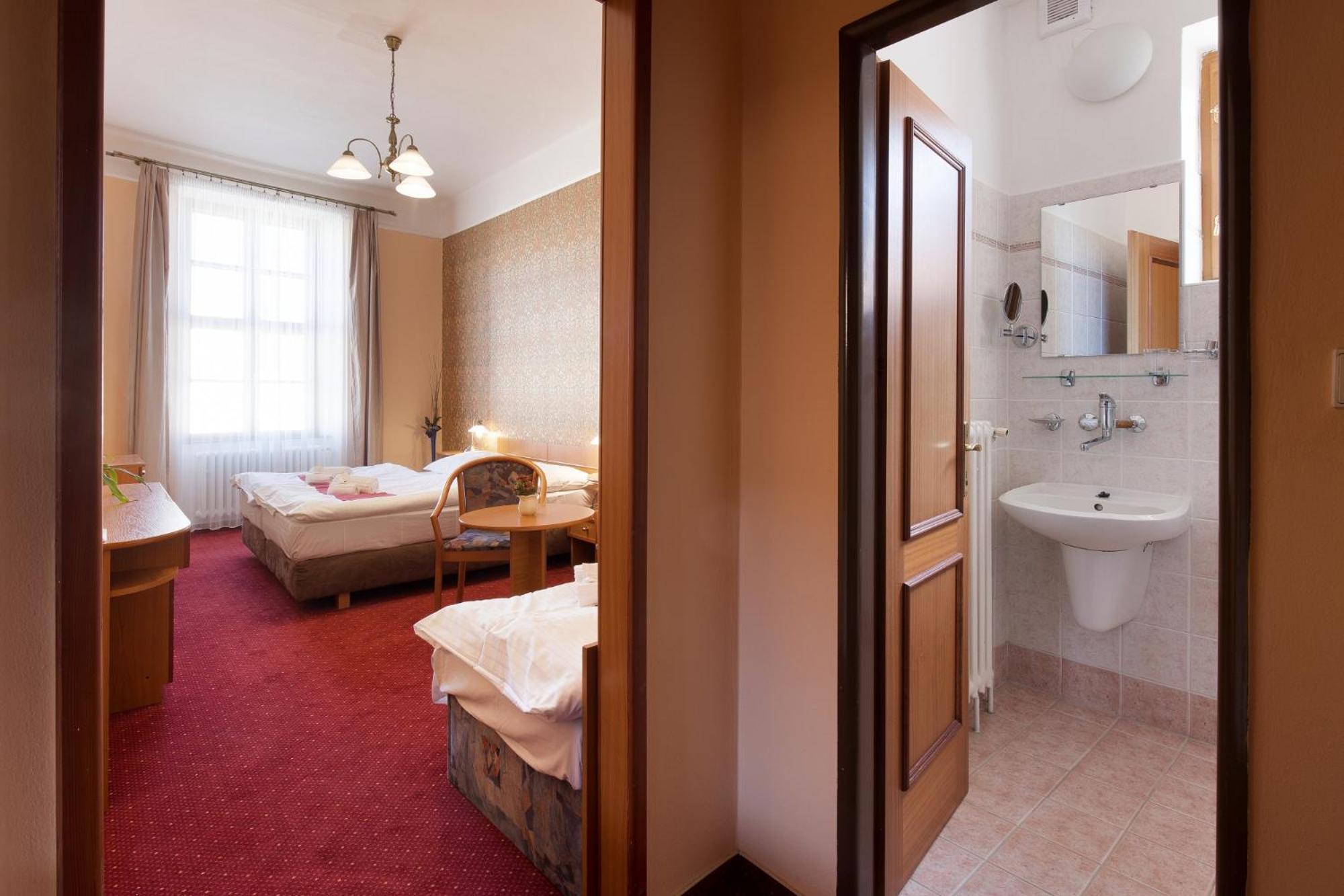 Hotel U Cerneho Orla Telč Екстериор снимка