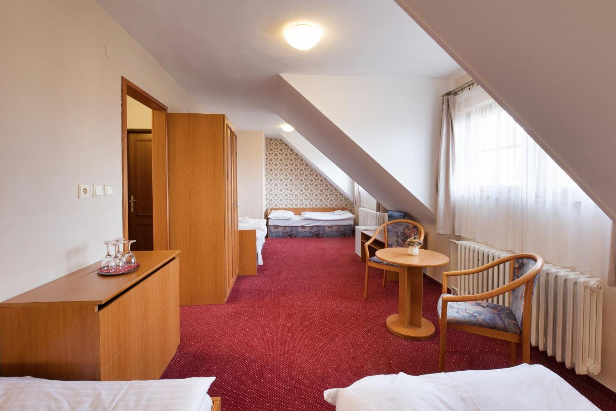 Hotel U Cerneho Orla Telč Екстериор снимка
