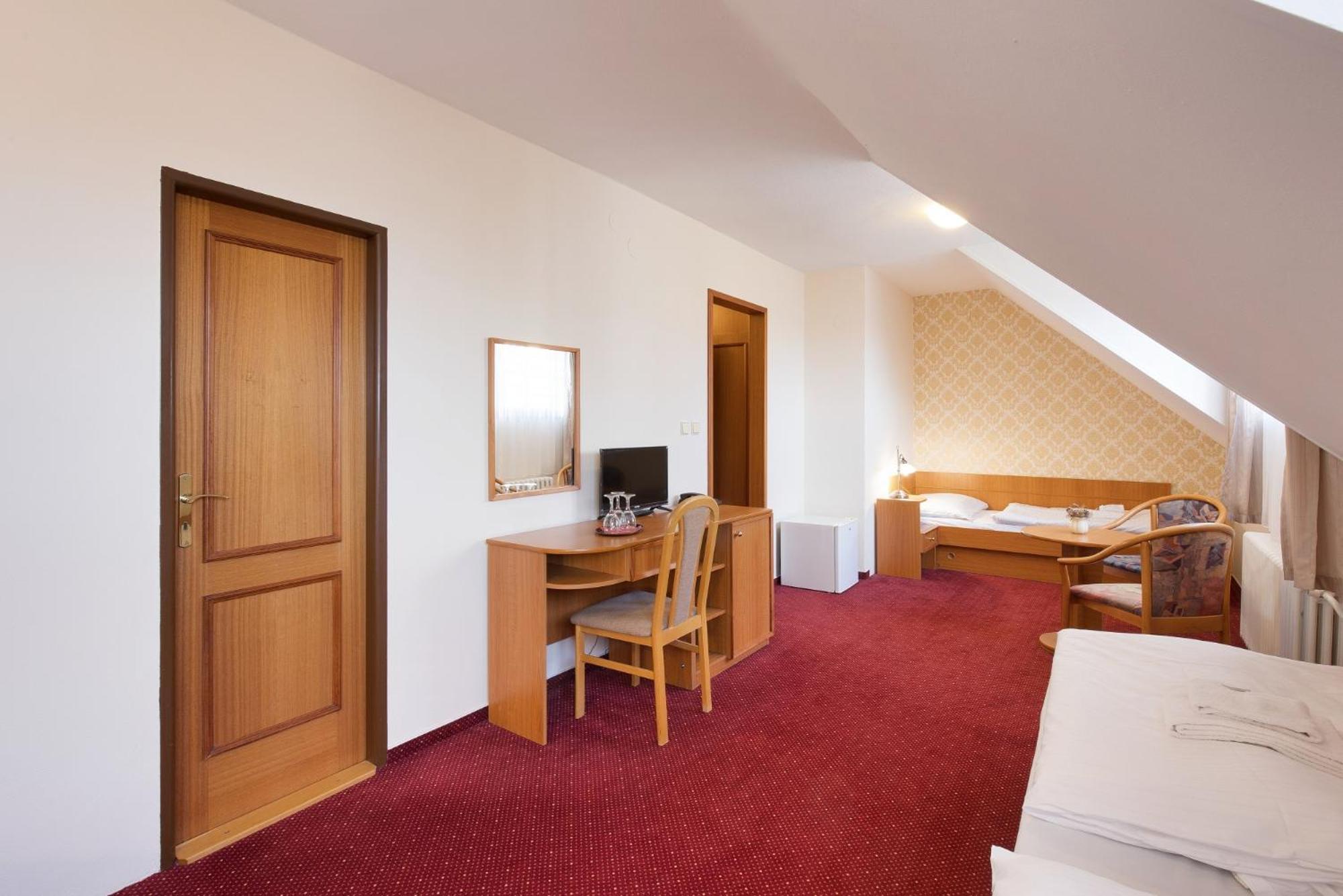 Hotel U Cerneho Orla Telč Екстериор снимка