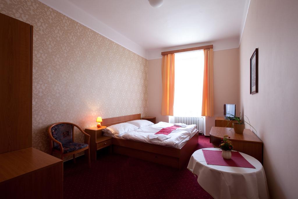 Hotel U Cerneho Orla Telč Екстериор снимка