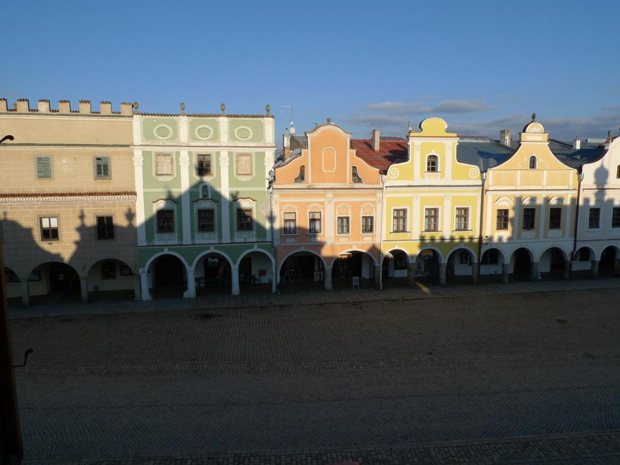 Hotel U Cerneho Orla Telč Екстериор снимка