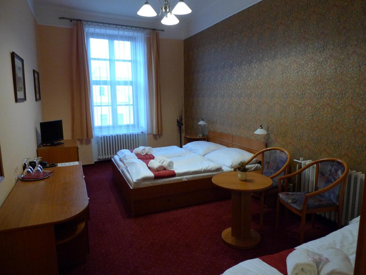 Hotel U Cerneho Orla Telč Екстериор снимка