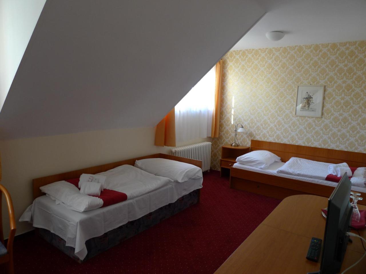 Hotel U Cerneho Orla Telč Екстериор снимка